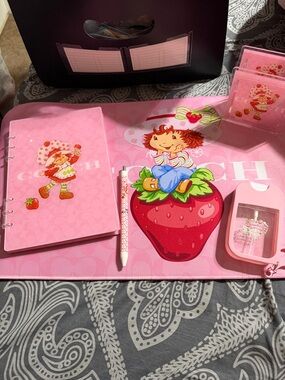 Strawberry Shortcake Pink Stationery Set
